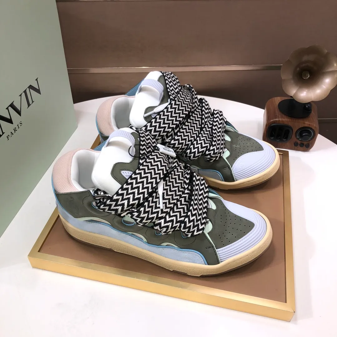 Men's men's shoes💰820💰[LANVIN] The latest lace-up fashionable casual couple sneakers, high-quality CLAY couple series‼ ️ The latest trendy products of the season 🌈Many bloggers have planted grass and purchased the original open-mold customization. The upper and outsole are sewn with mark threads without edge sealing. A variety of material splicing combination design. Very versatile for fashionable and casual wear. Comfortable on the feet. Self-recommended. Upper cowhide + cow suede + breathable mesh lining. Foot-padding cowhide. Exclusive original open-mold clear logo rubber outsole ⚠️Couple standard size 36-40 for women and 38-44 for men.